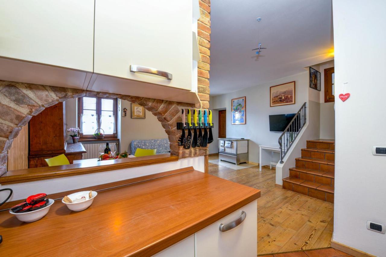 Villa Casa Nel Borgo - Casa Oliva à Tremosine Extérieur photo